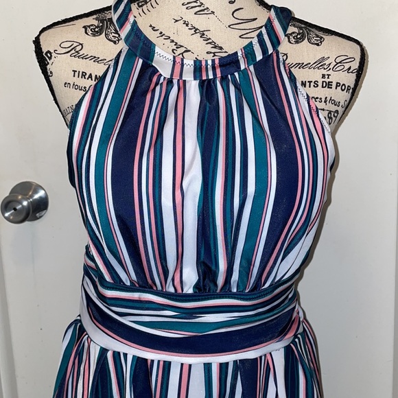 COPY - BBATHING SUIT TOP -SIZE 10- MULTI STRIPES -HALTER NECK WITH BACK OPENING- - Picture 2 of 6